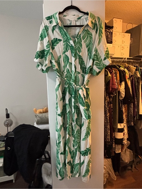 H&M Dresses & Skirts - H&M Cream Maxi Shirt Dress with Green Leaf Print